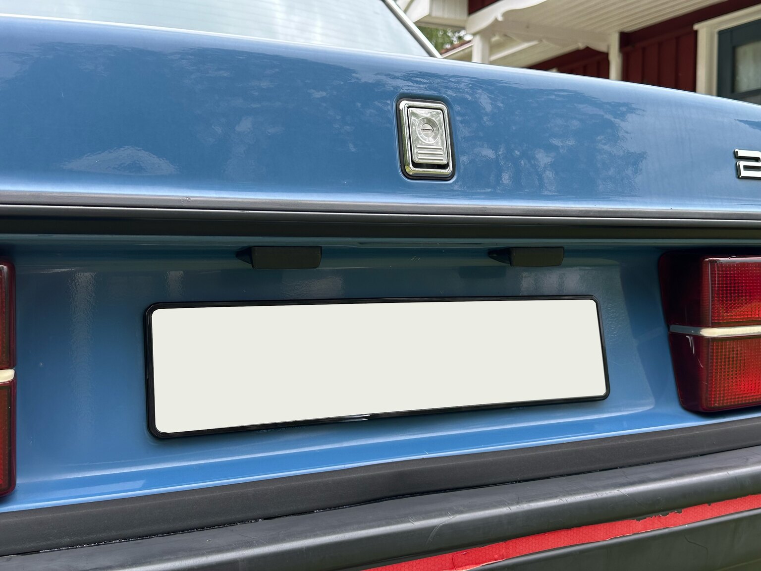 Exterior image of 1986 Volvo 244