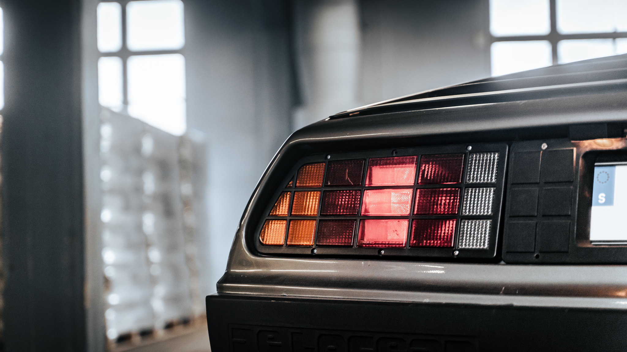 Exteriörbild på 1981 DMC DeLorean 