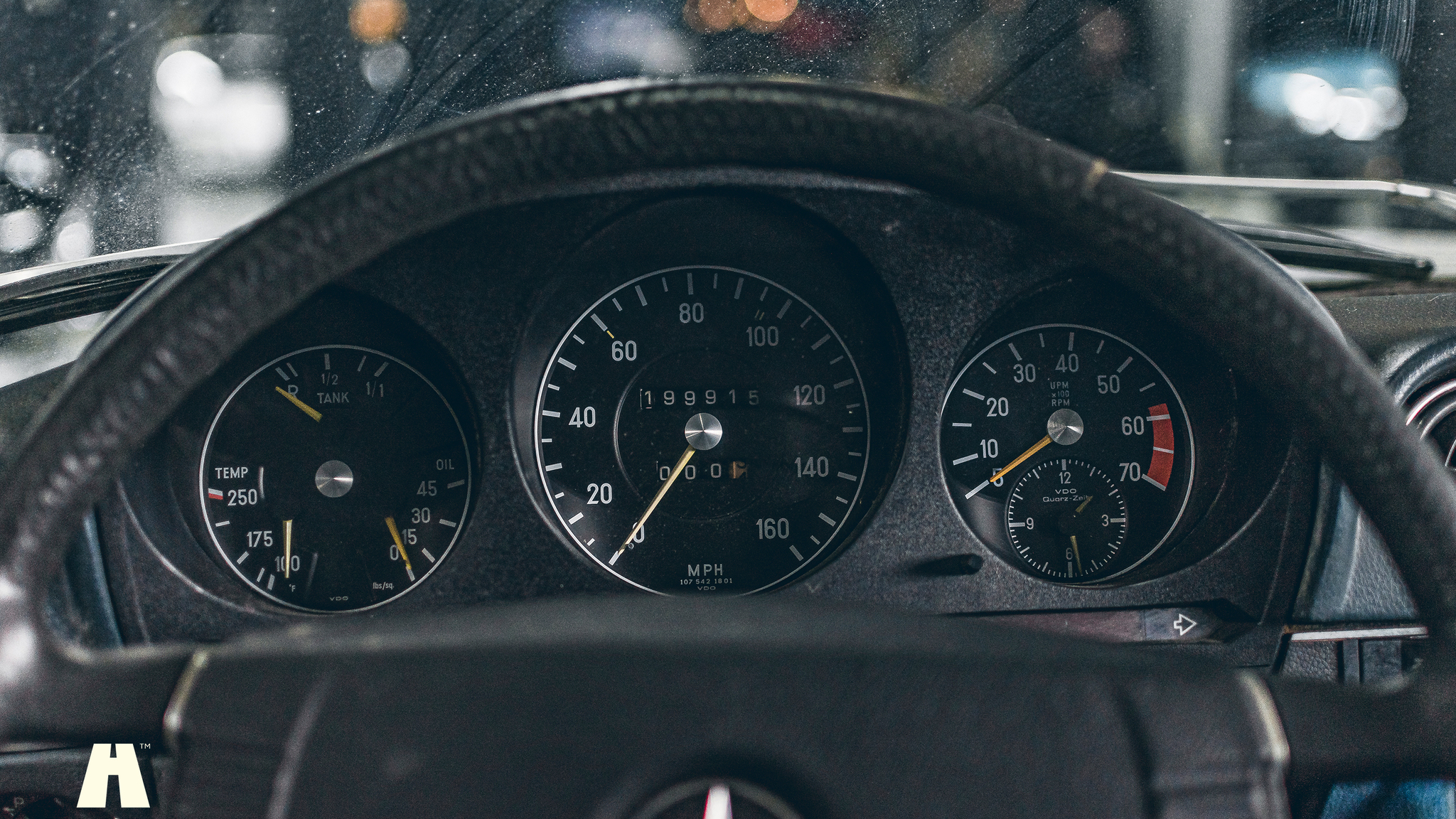 Interiörbild 1974 Mercedes SLC450 Project