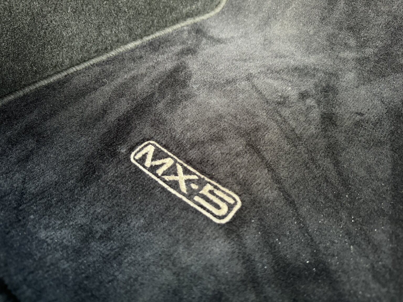 Innenraumfoto von 2004 Mazda MX-5