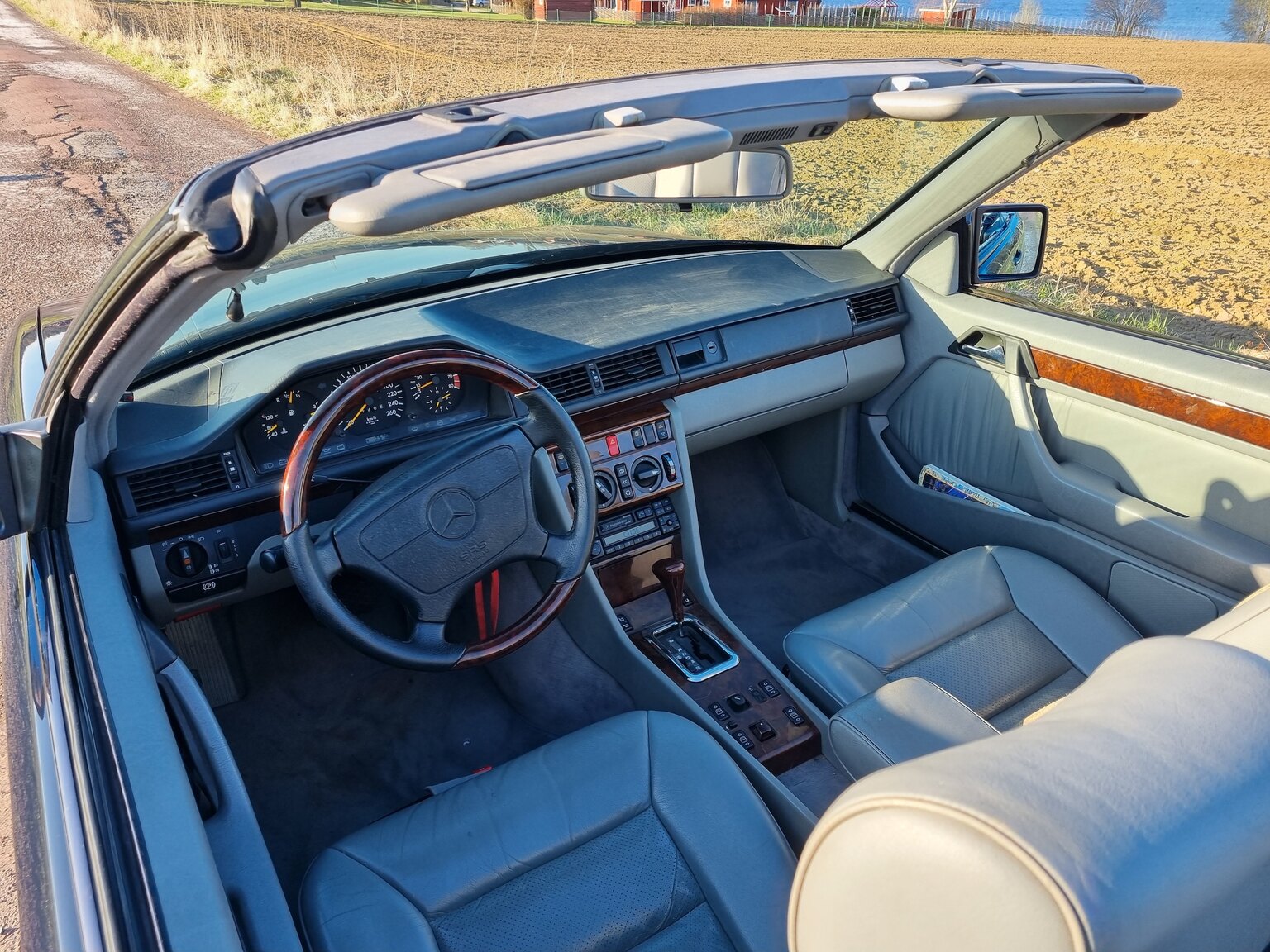 Interiörbild 1993 Mercedes-Benz 300 CE Cabriolet
