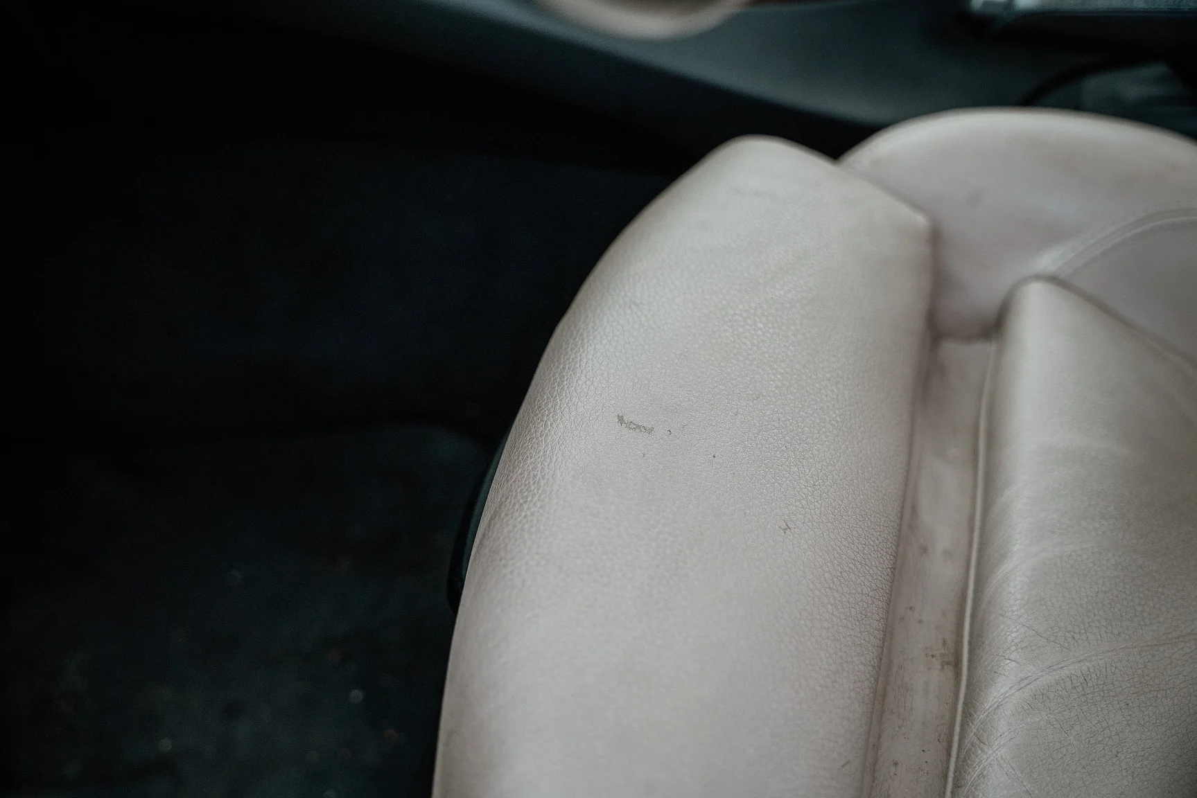 Interior image of 2010 BMW 325i Sedan (48)