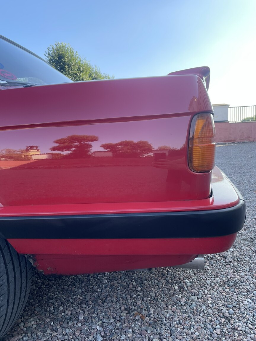 Exteriörbild på 1987 BMW 320i