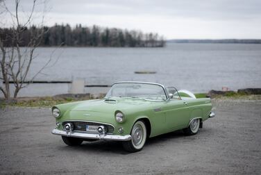 Exteriörbild på 1956 Ford Thunderbird