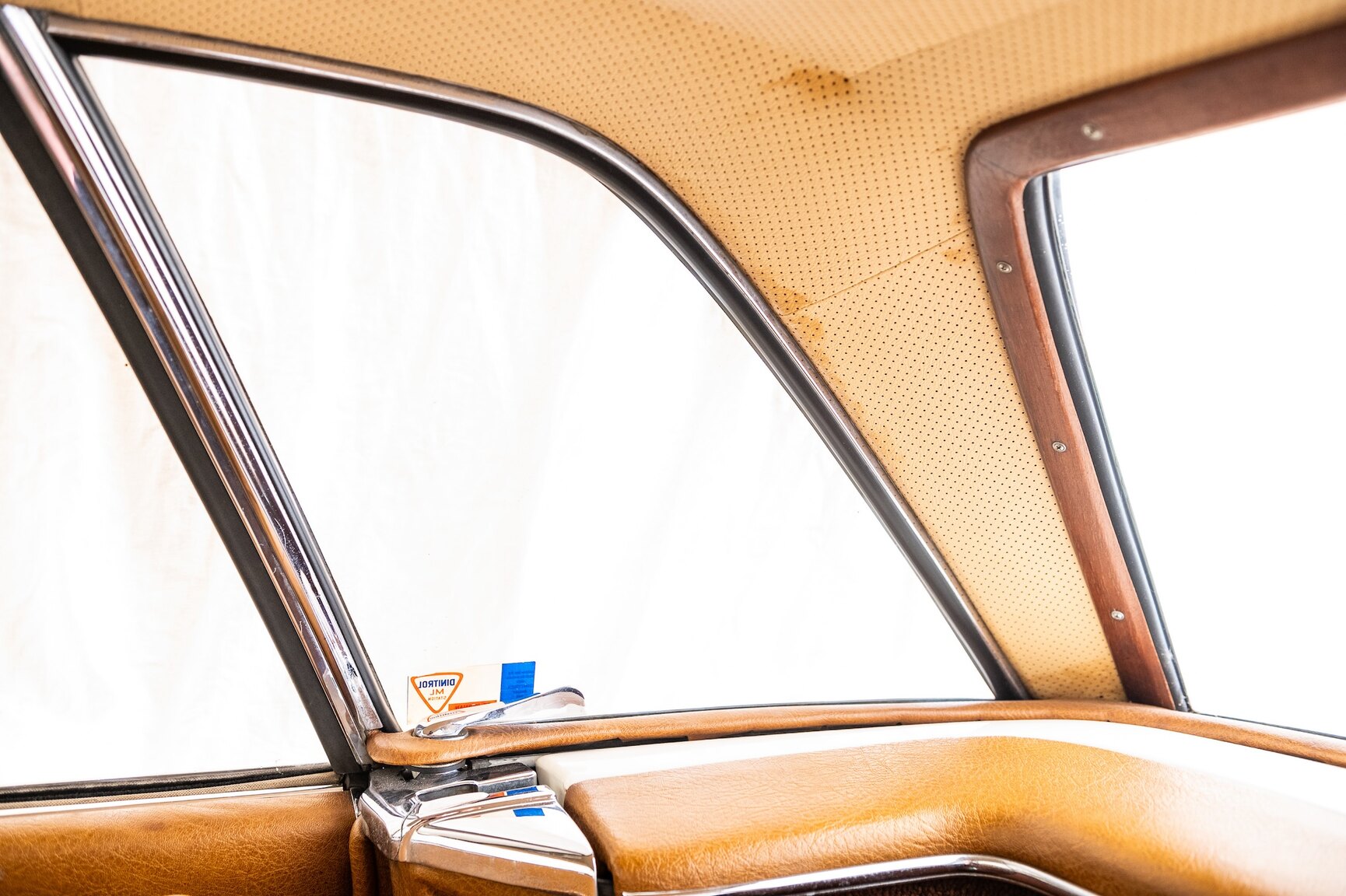 Innenraumfoto von 1968 Mercedes-Benz 280 SL Pagoda (19)