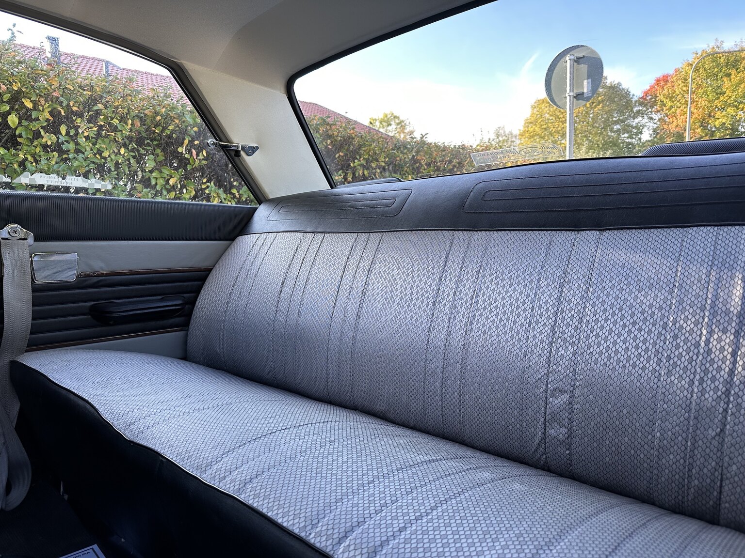 Interior image of 1965 Ford Taunus 17M (7)