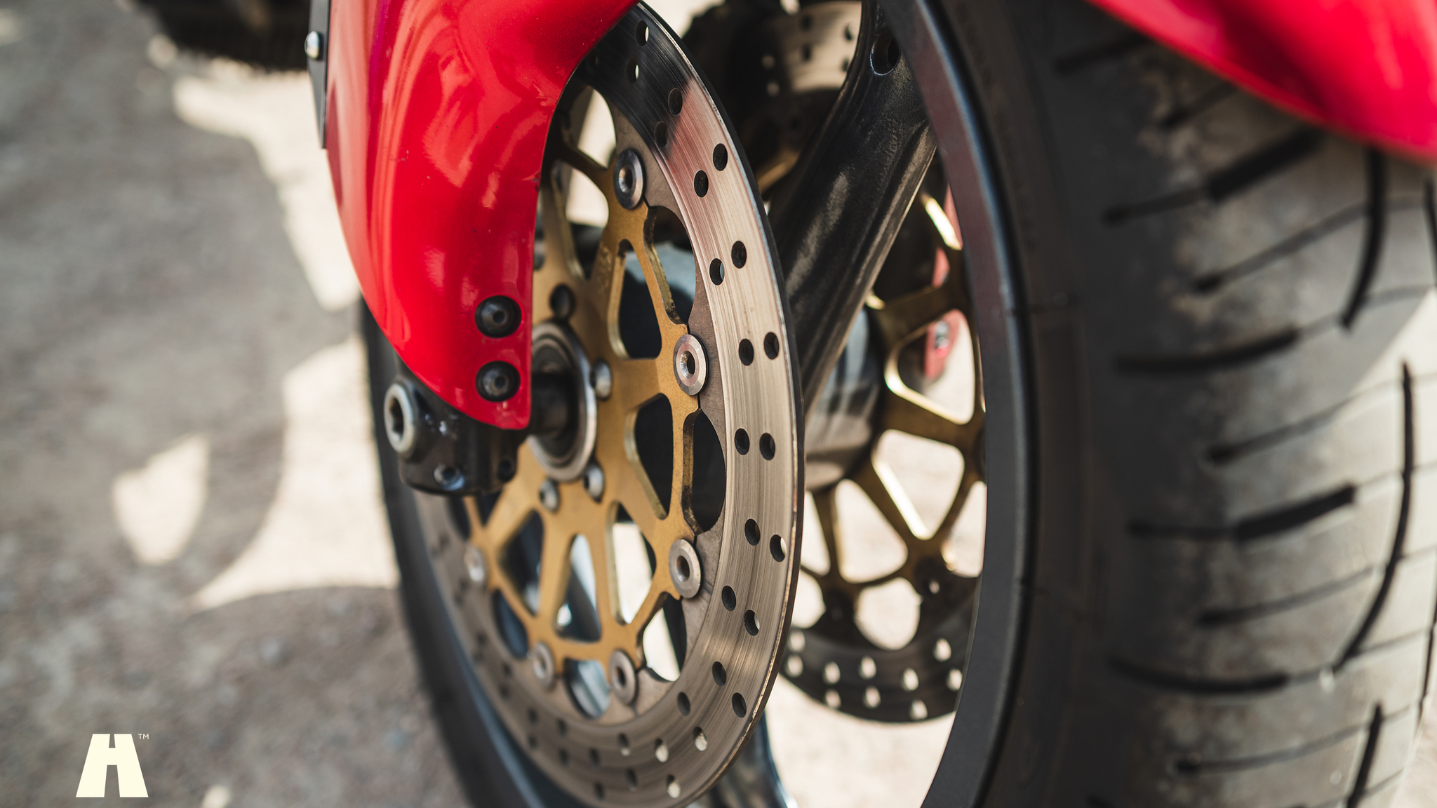 Aussenfoto 2002 Moto Guzzi V11 Le Mans (84)