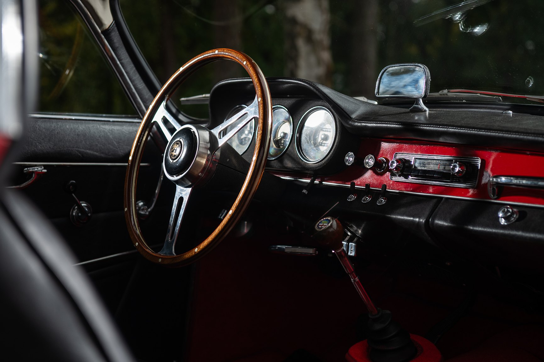 Interior image of 1962 Alfa Romeo Giulia Sprint 1600