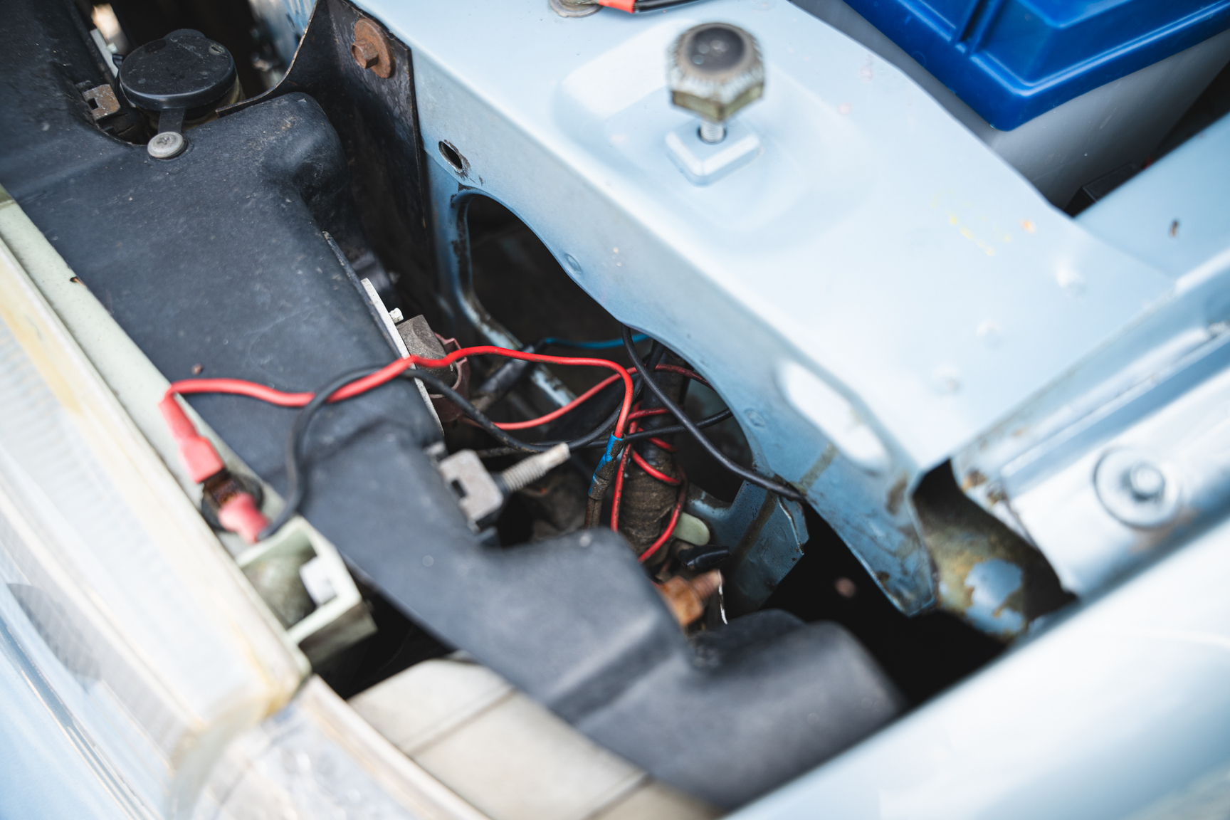 Image of 1991 Ford Thunderbird (32) mechanics