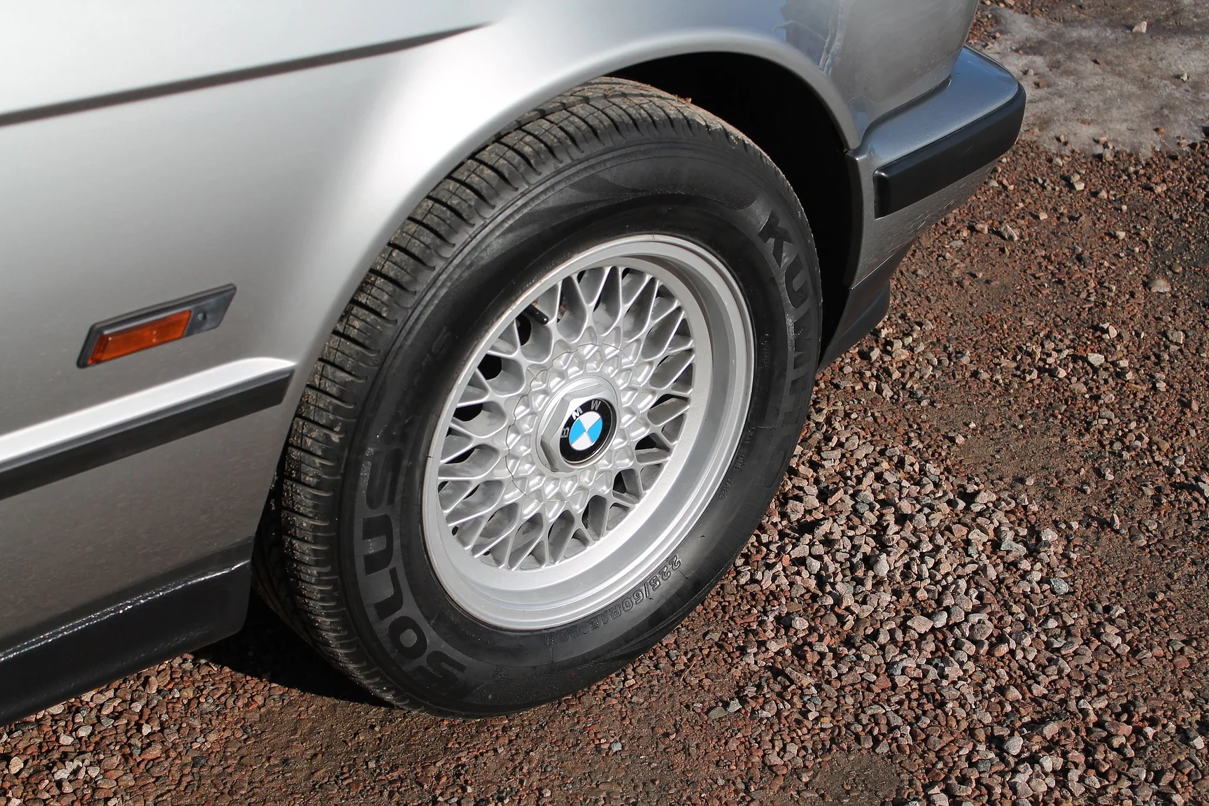 Exterior image of 1988 BMW 535i - NO RESERVE (126)