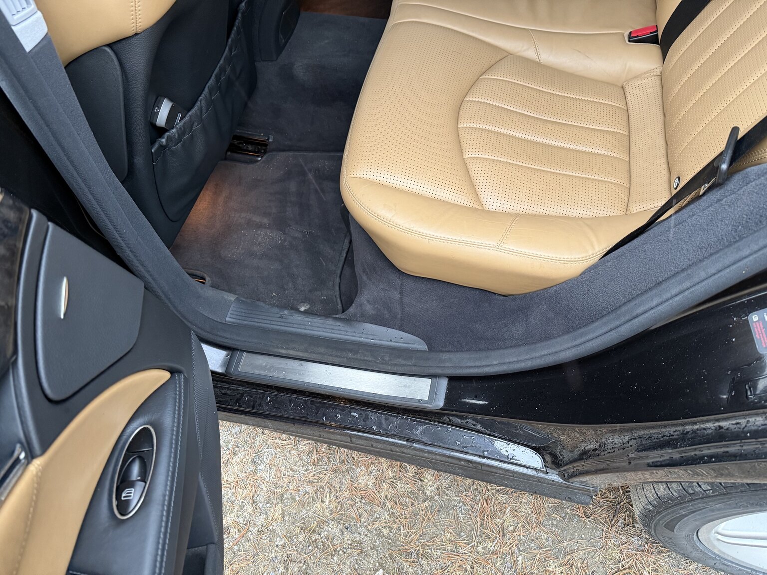 Interior image of 2005 Mercedes-Benz E 55 T AMG