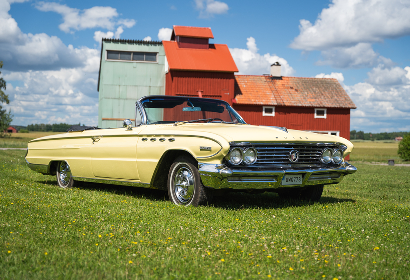 1961 Buick Electra 225 cab UWG778