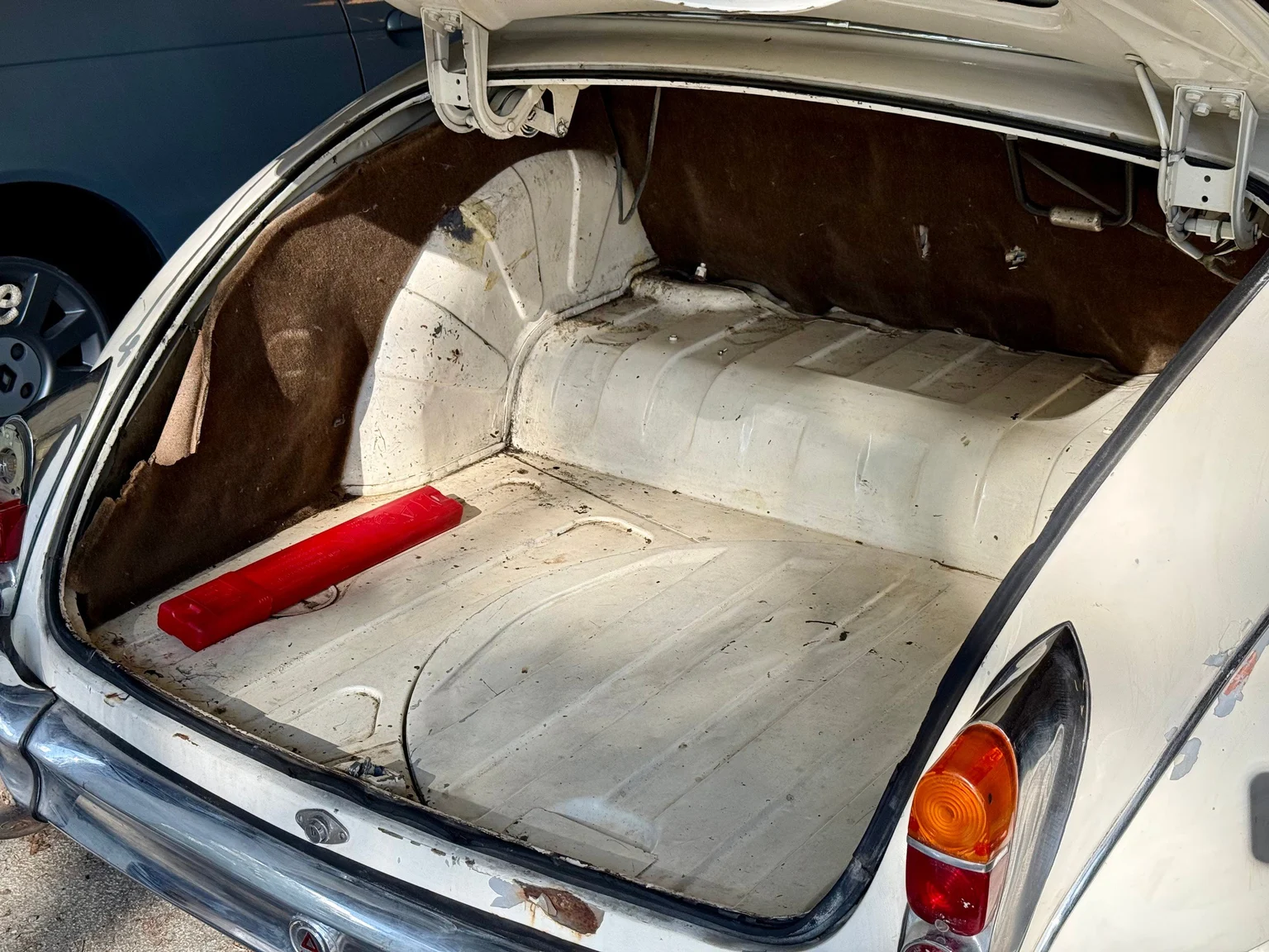 Interior image of 1961 Jaguar Mark 2 (33)