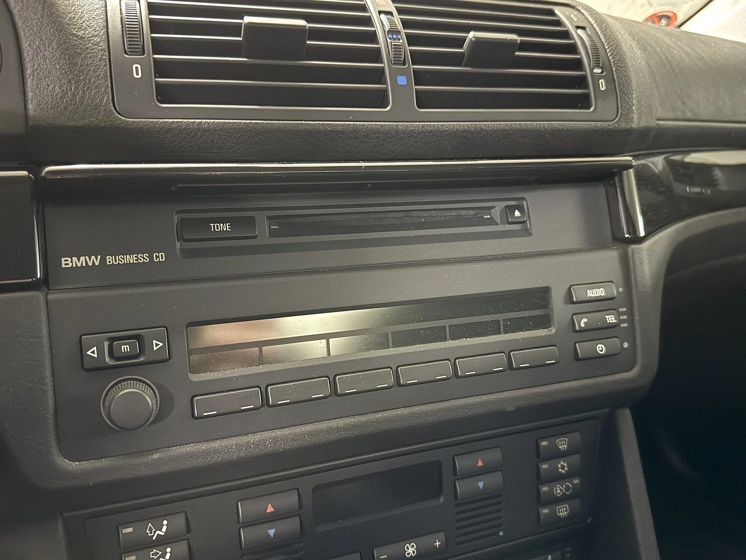 Innenraumfoto von 2002 BMW 520i (24)