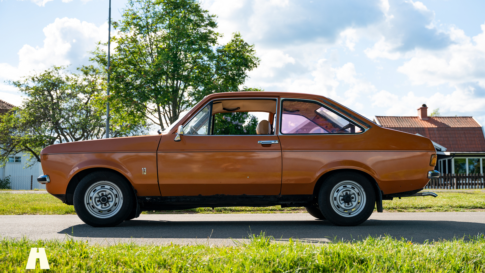 Exterior image of 1975 Ford Escort MARK II  (8)