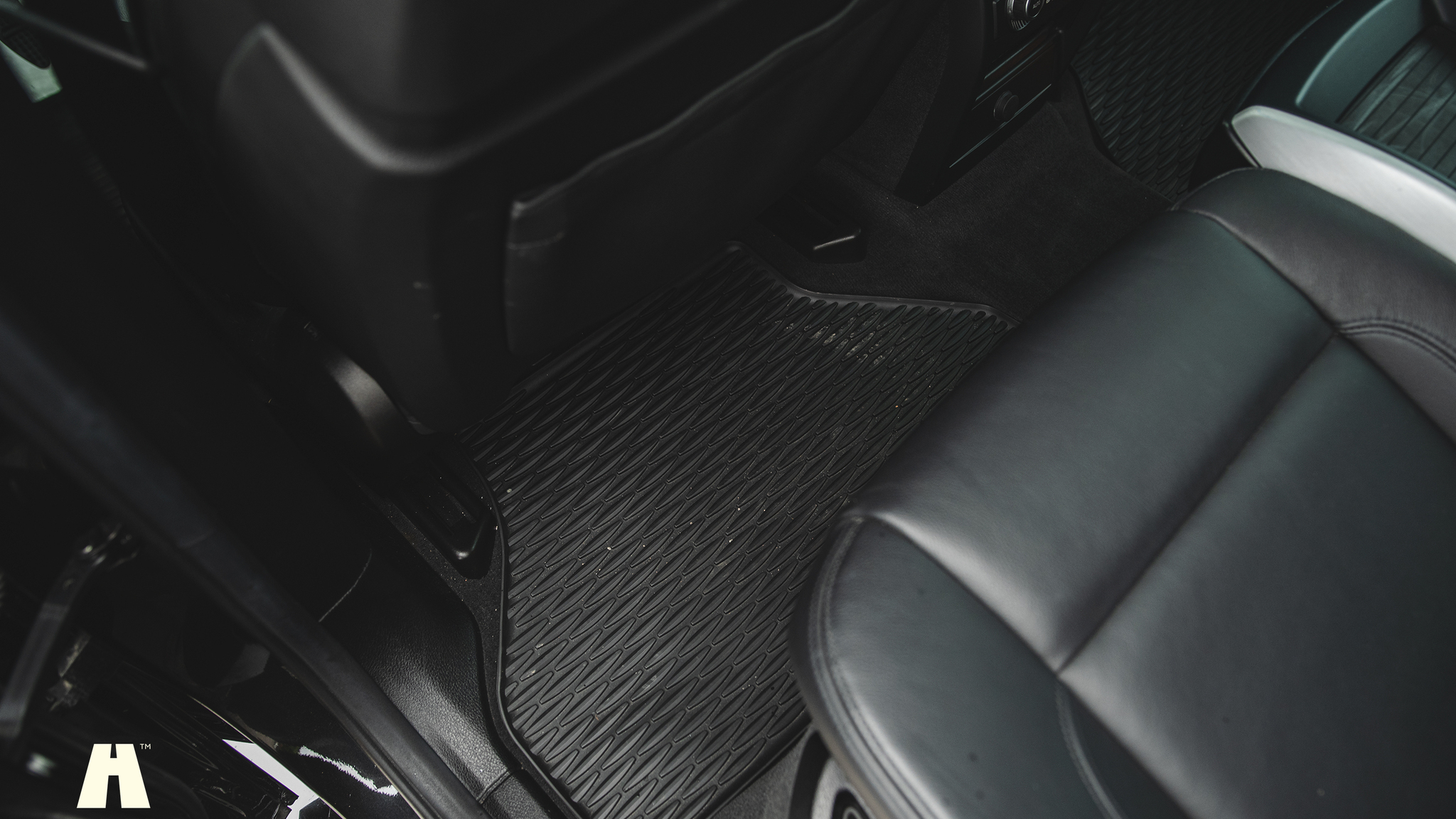 Innenraumfoto von 2010 BMW X6 M Ferrita 555HK (36)