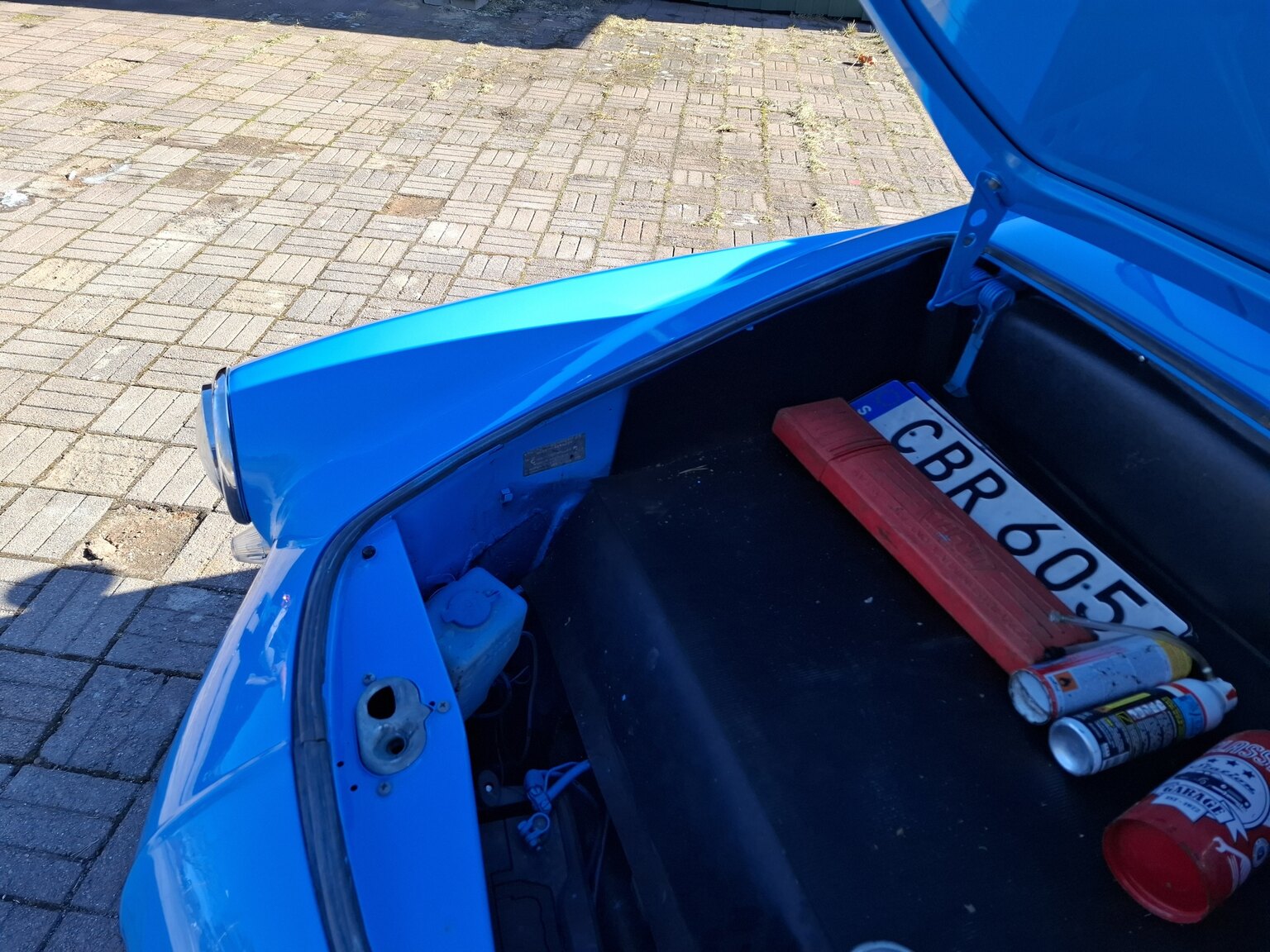 Interior image of 1966 Volkswagen 1300 Karmann-Ghia