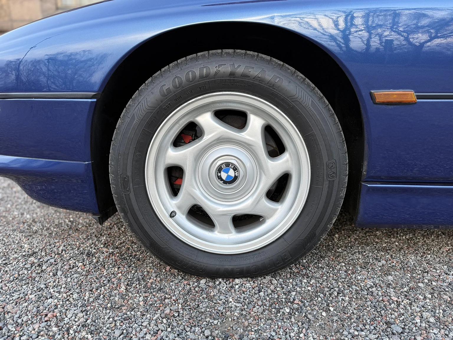 Exteriörbild på 1992 BMW 850iA - No Reserve (13)