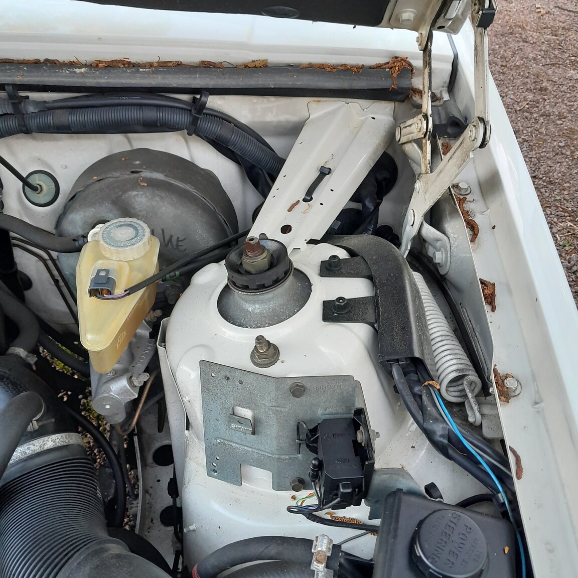 1992 Volvo 944 GL SE, Mekanik
