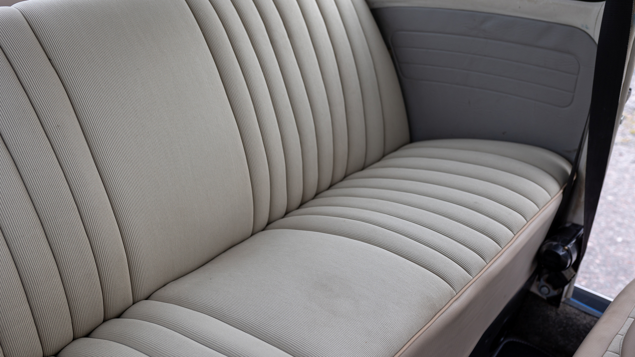 Interior image of 1973 Volkswagen Beetle 1303S 1600 (15)