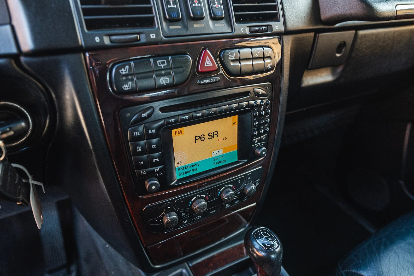 Innenraumfoto von 2002 Mercedes-Benz G400  (23)