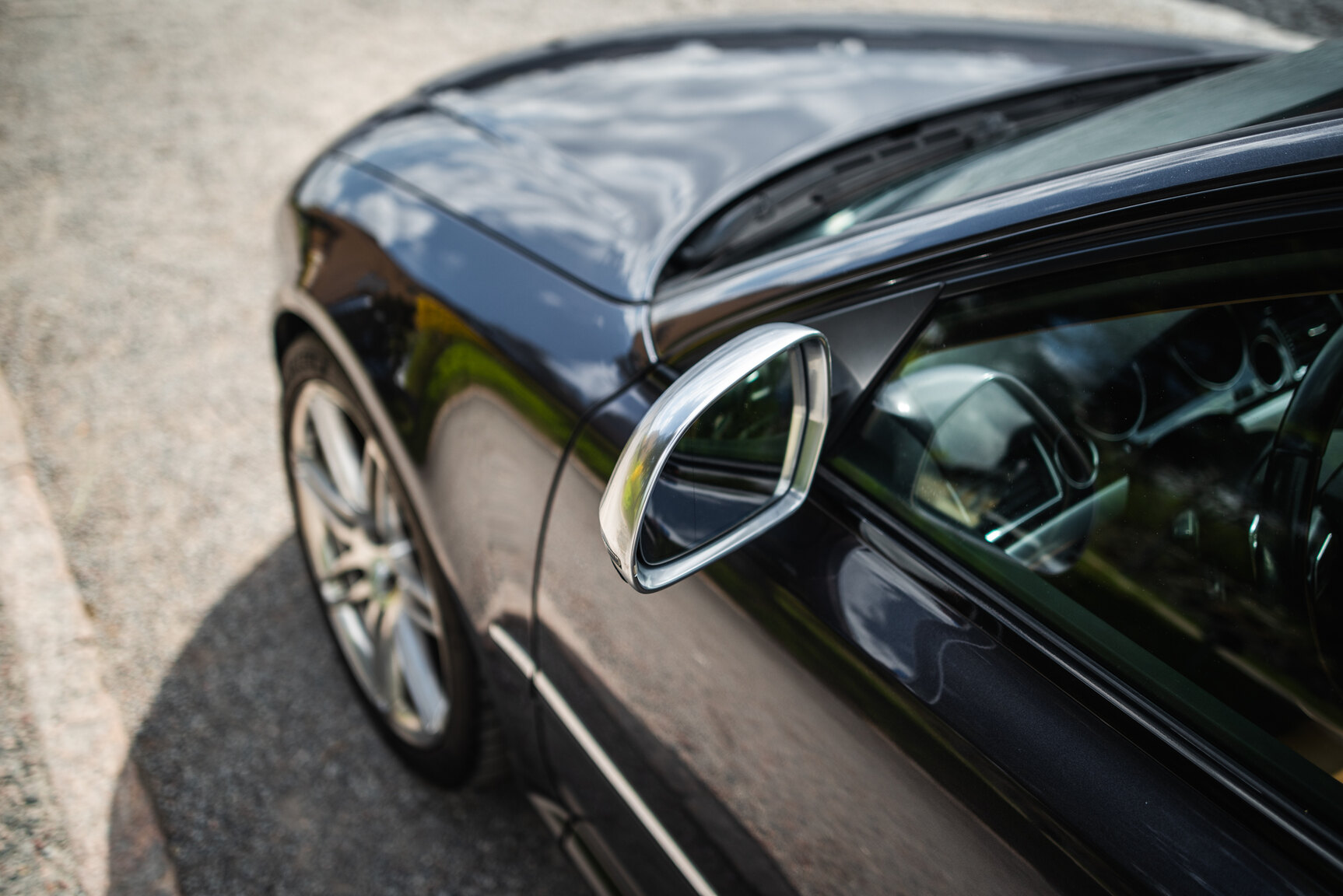 Exterior image of 2009 Audi S8 5.2 V10 FSI Quattro