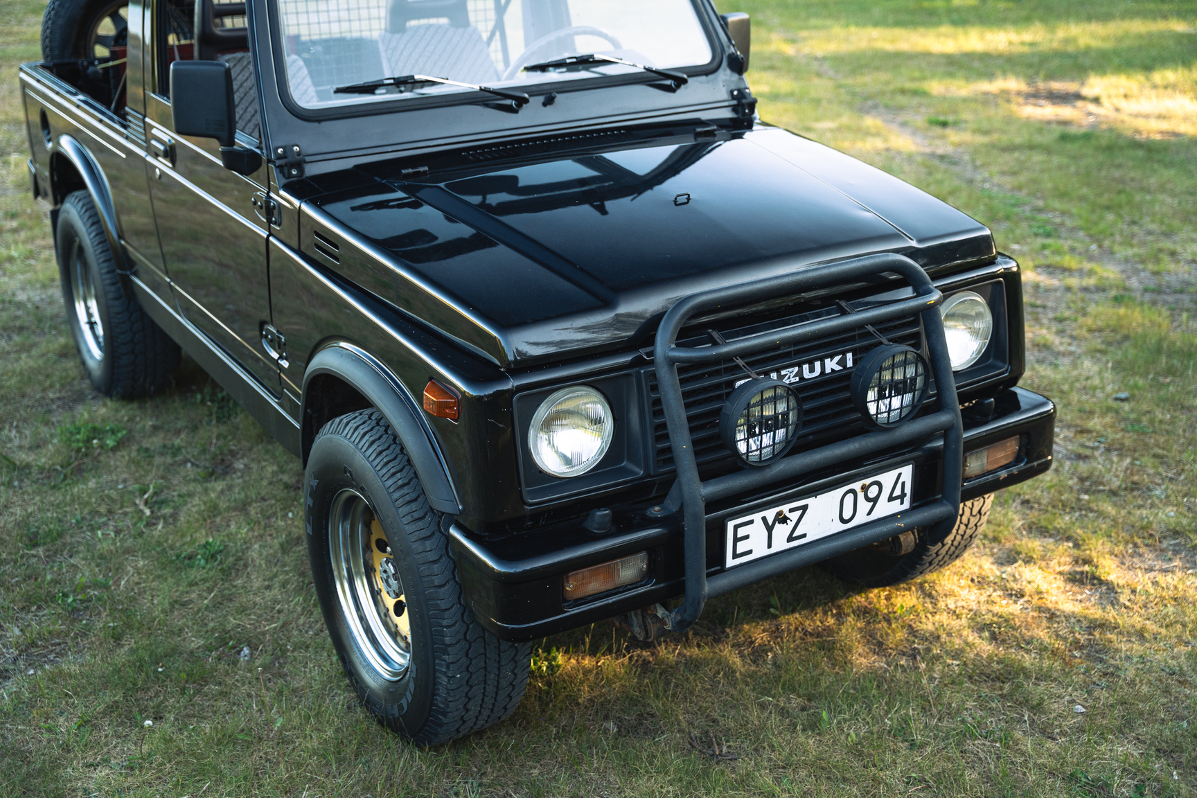 Exterior image of 1987 Suzuki SJ413 long