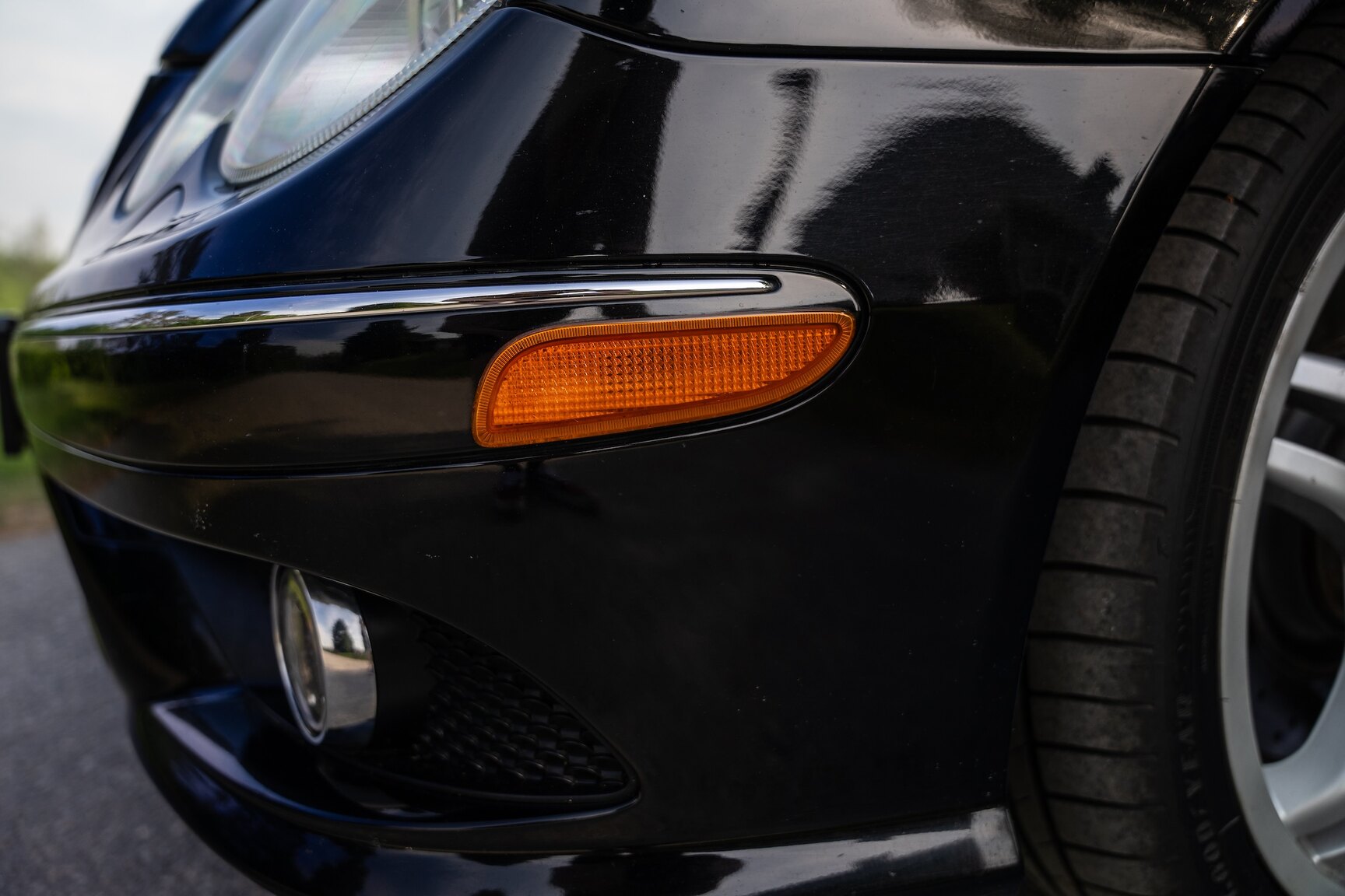 Exterior image of 2009 Mercedes-Benz CLK 550