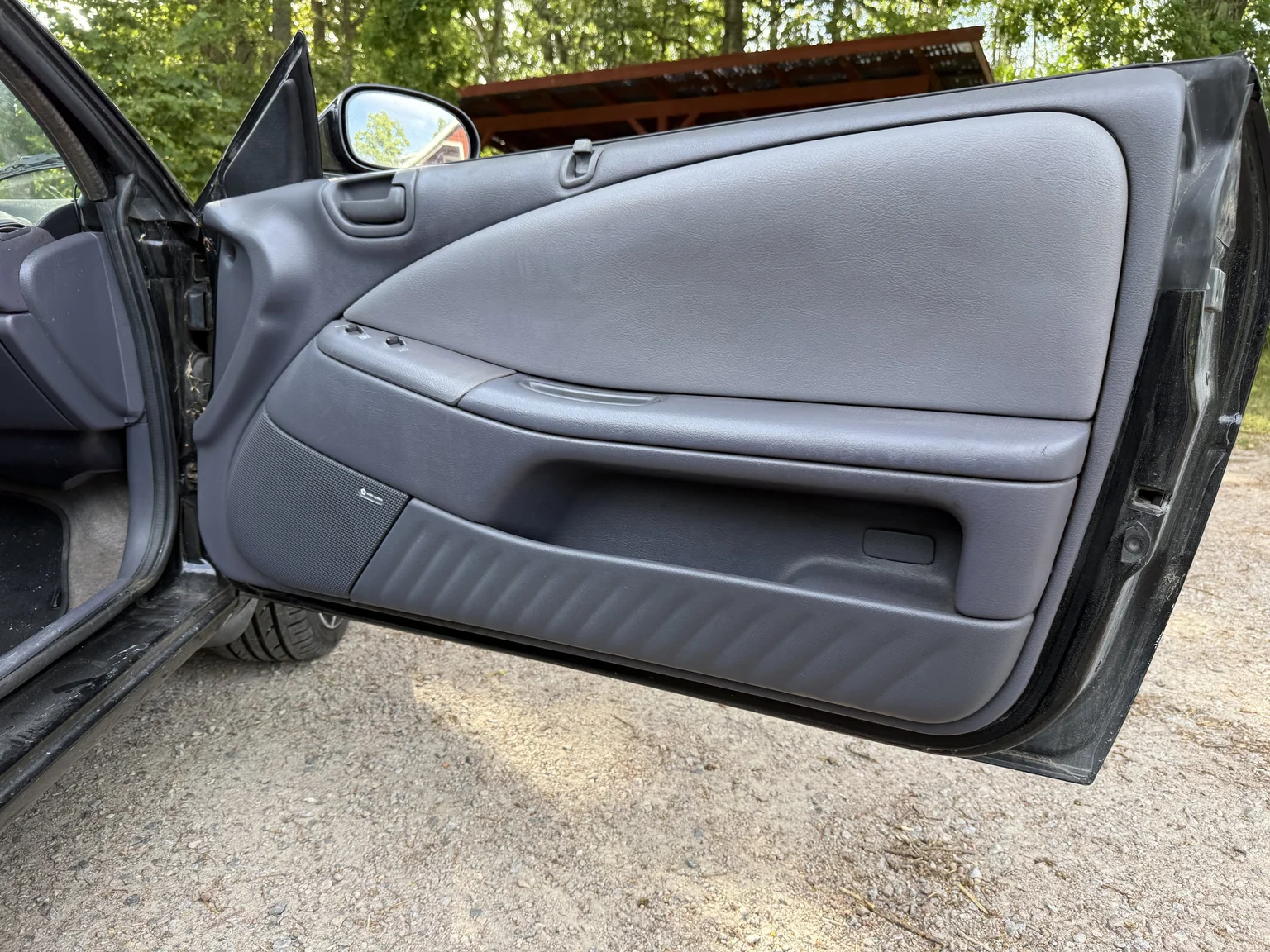 Interior image of 1997 Chrysler Sebring Cabriolet (34)