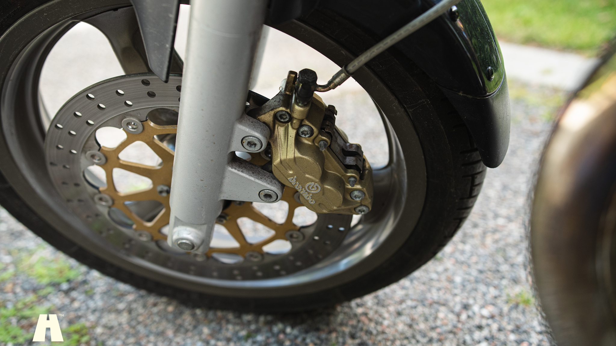 Exterior image of 2005 Moto Guzzi Breva 750i