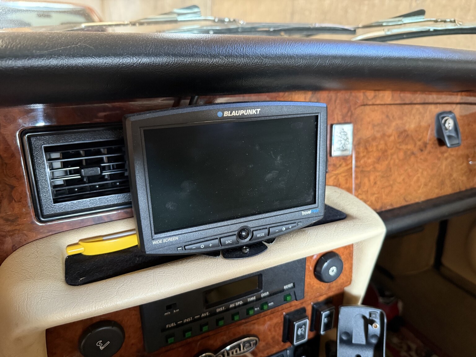 Interior image of 1990 Jaguar Daimler Double six