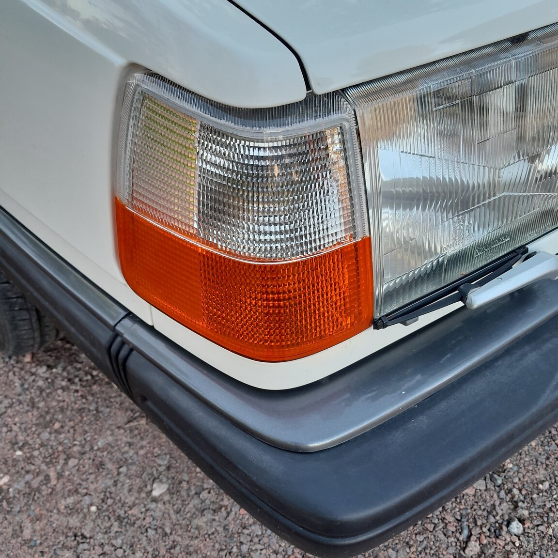 Exteriörbild på 1992 Volvo 944 GL SE