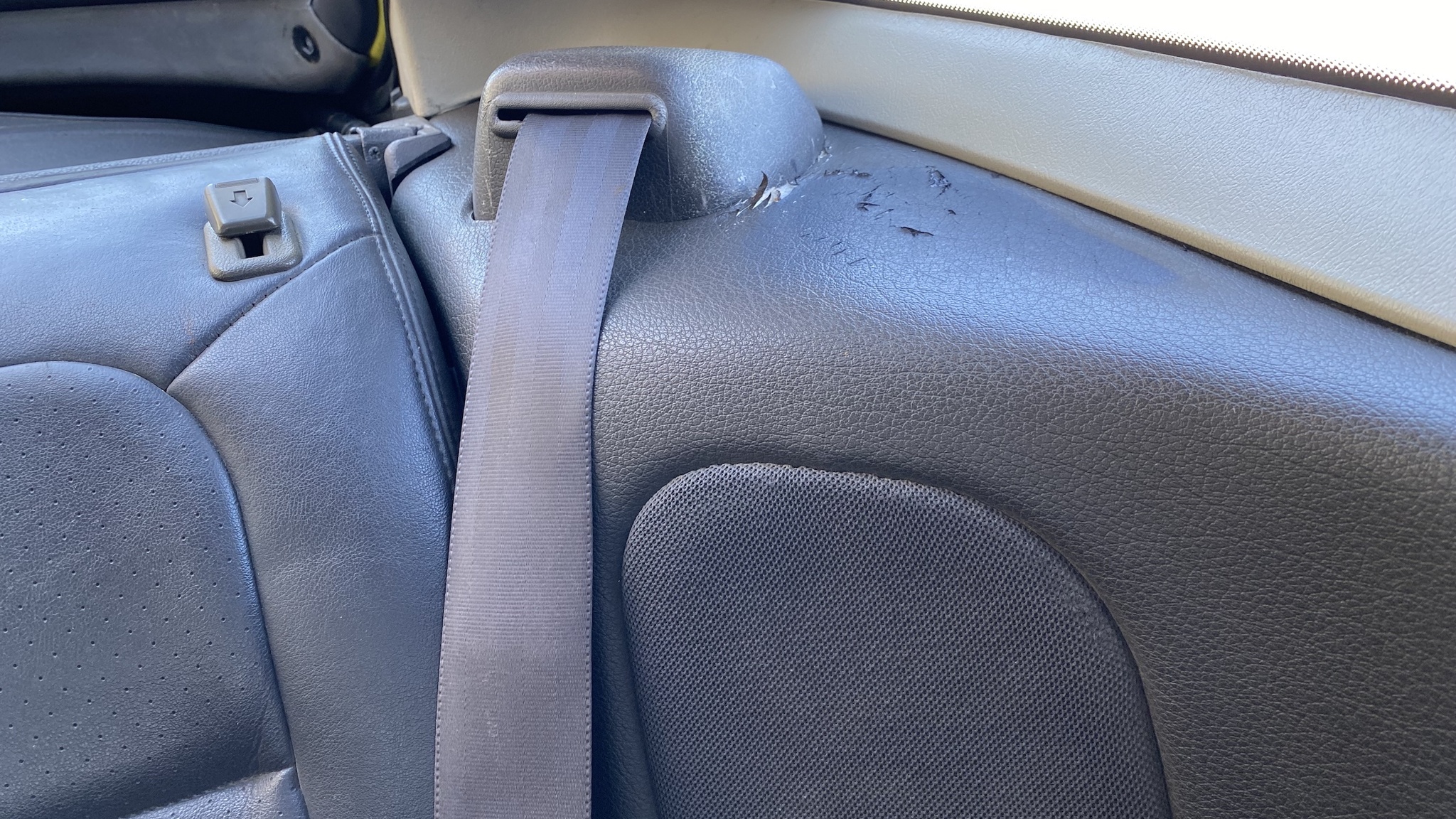 Interior image of 1992 Dodge Stealth (12)