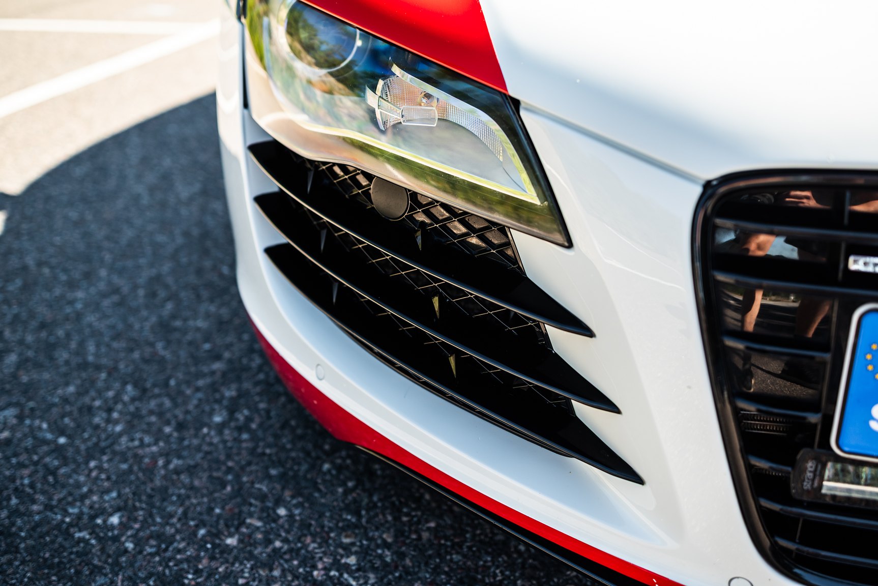 Exterior image of 2008 Audi R8 4.2 V8 Turbo Manuell