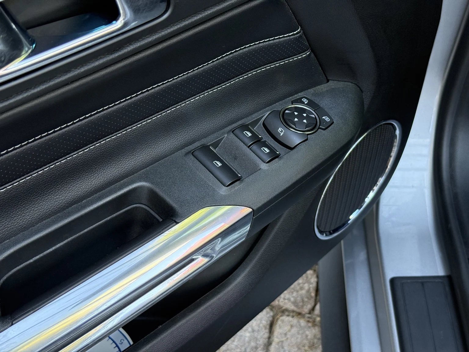 Innenraumfoto von 2021 Ford Mustang GT Cabriolet (9)