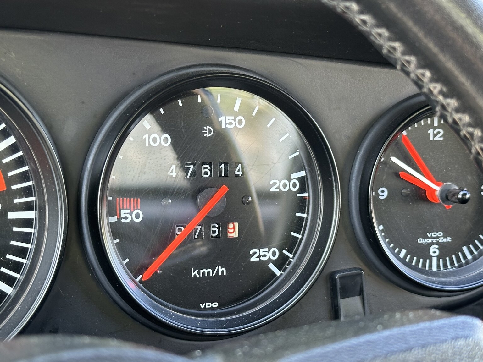Interior image of 1975 Porsche 911