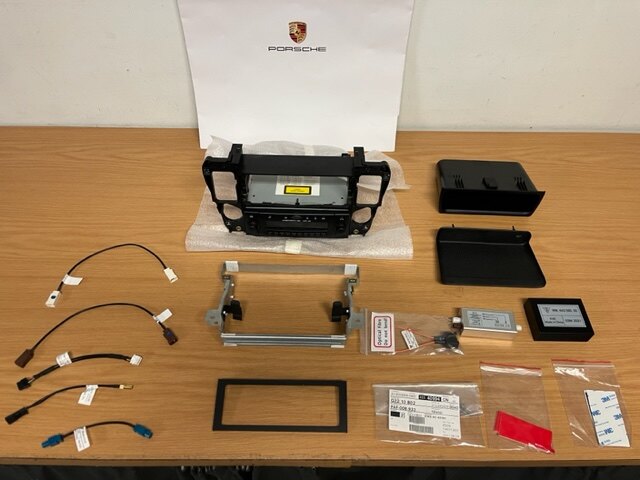 Exteriörbild på PCM-system 2002 Porsche 996 Carrera 4 (2)