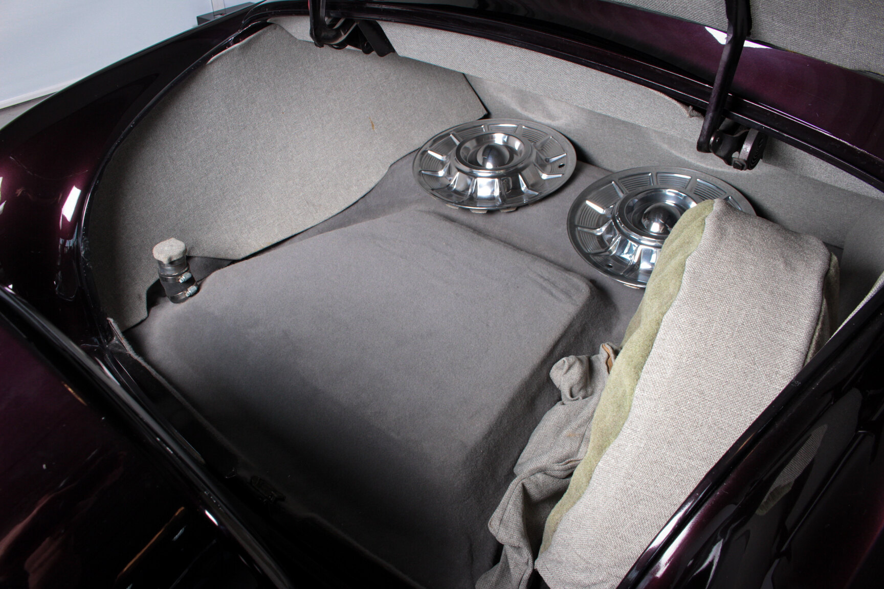 Interior image of 1951 Lincoln Cosmopolitan 