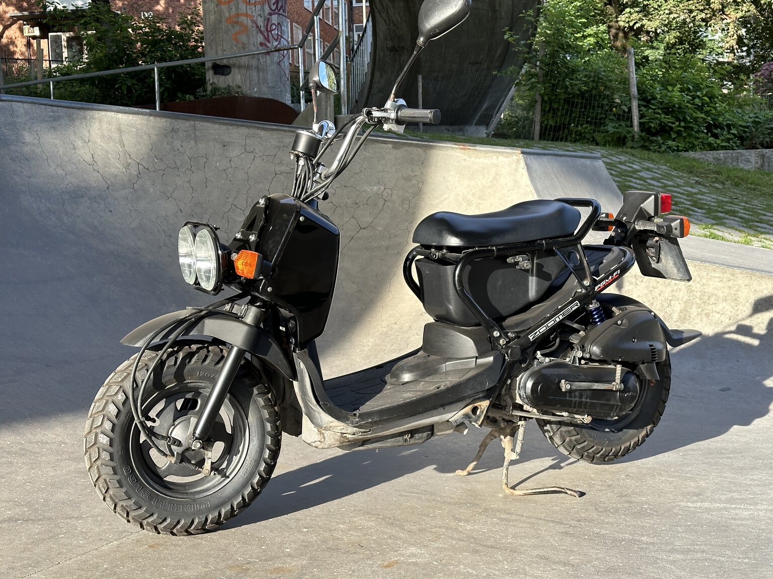 Exterior image of 2010 Honda NPS 50 Zoomer