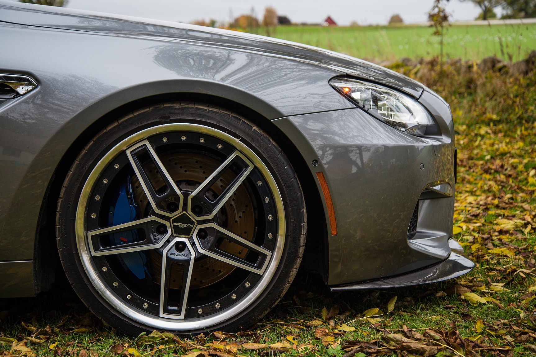 Exterior image of 2014 BMW M6C