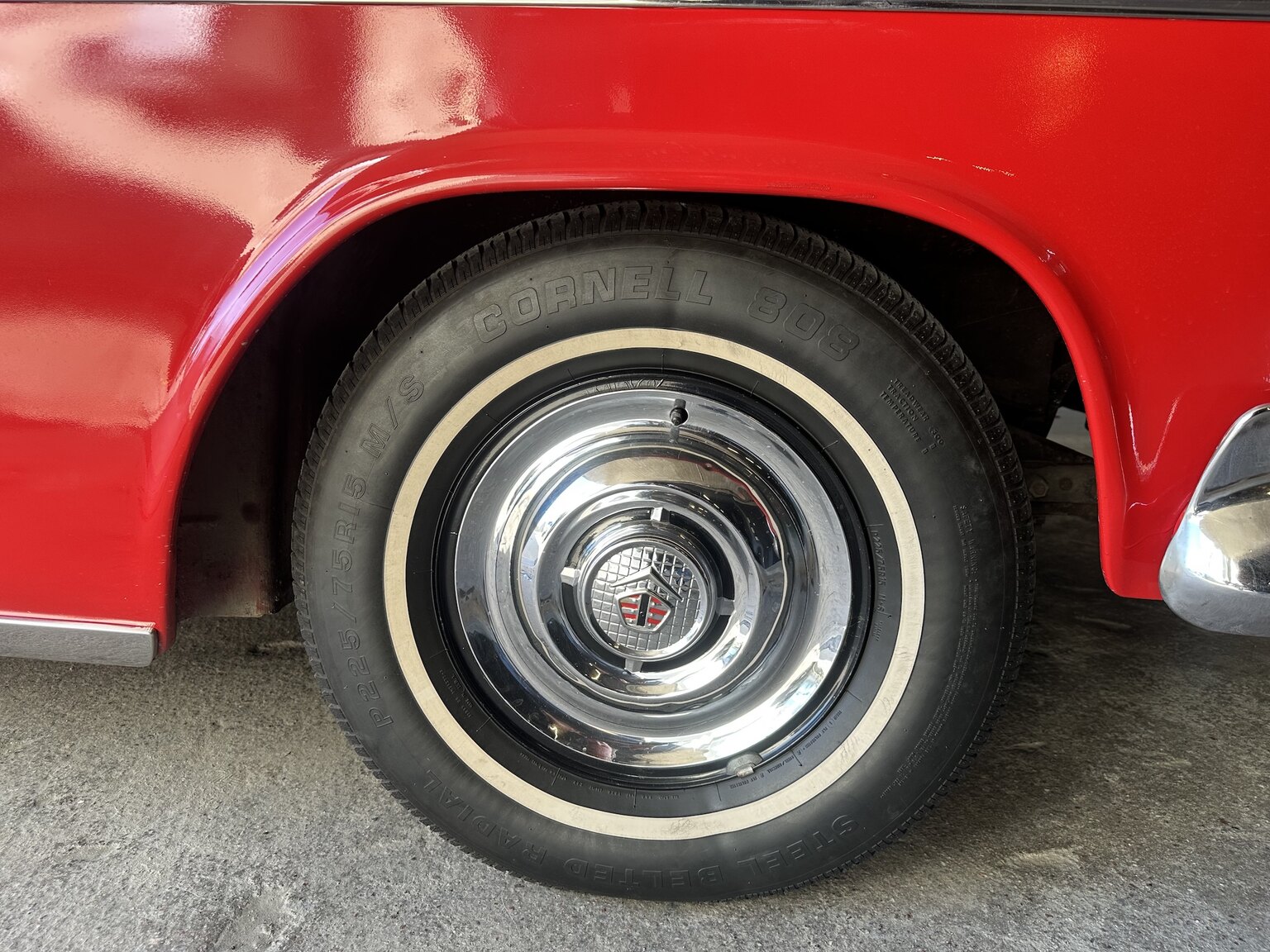 Exteriörbild på 1955 Dodge Custom Royal Sedan HEMI