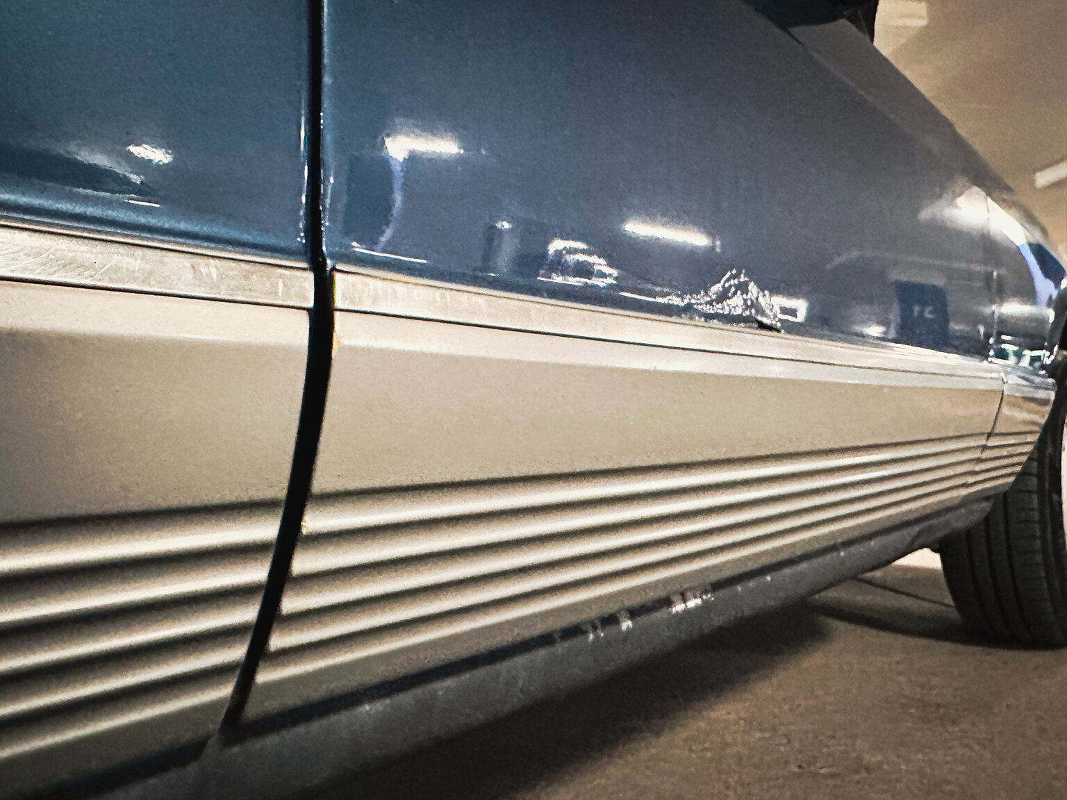 Exterior image of 1985 Mercedes-Benz 500 SEL