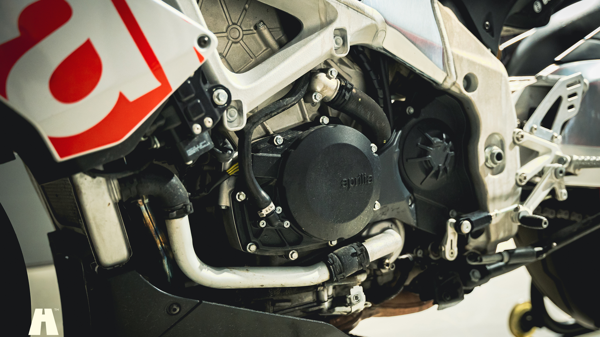 Image of 2016 Aprilia Tuono V4 Factory mechanics