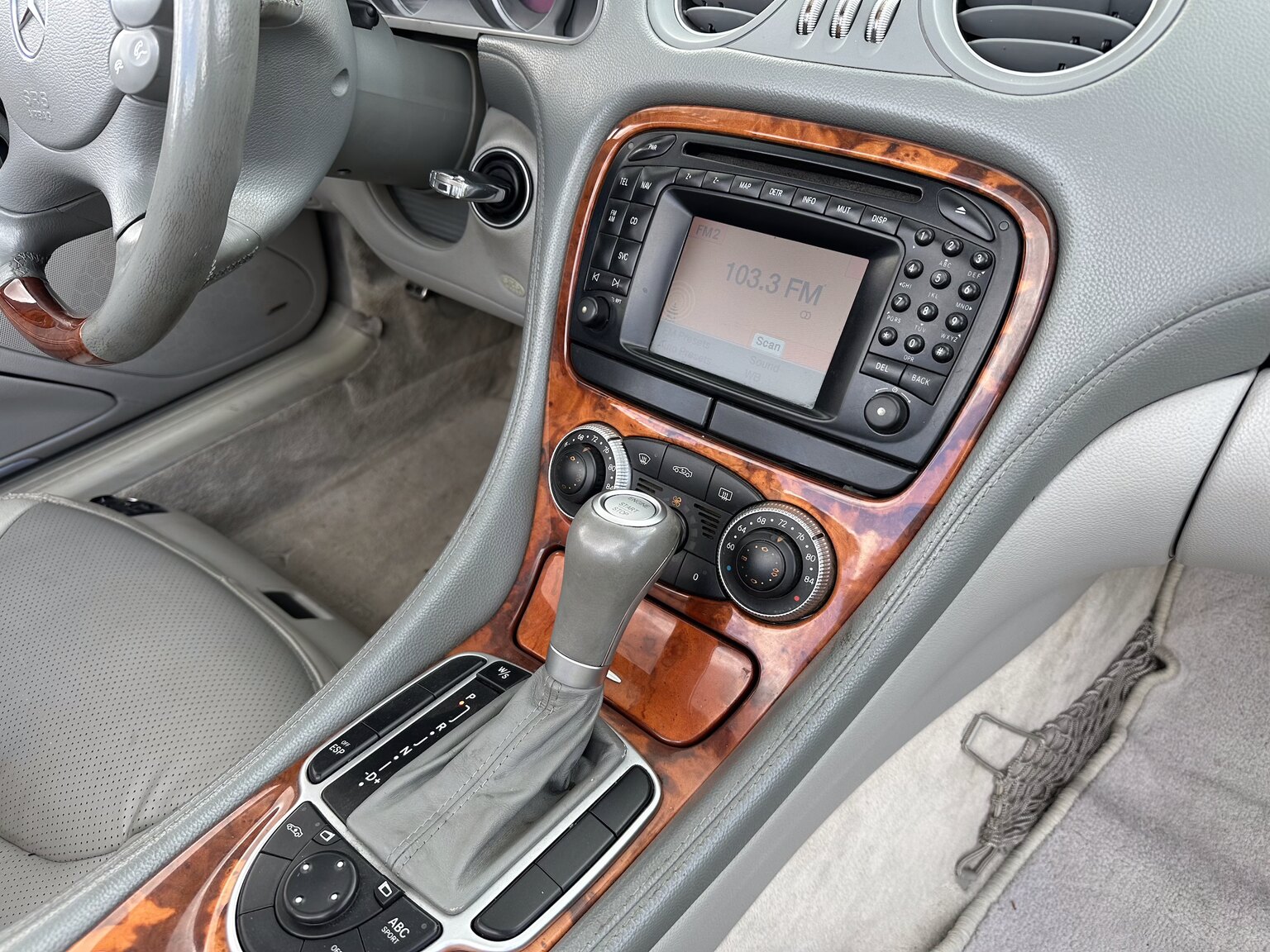 Interiörbild 2003 Mercedes Benz SL 500