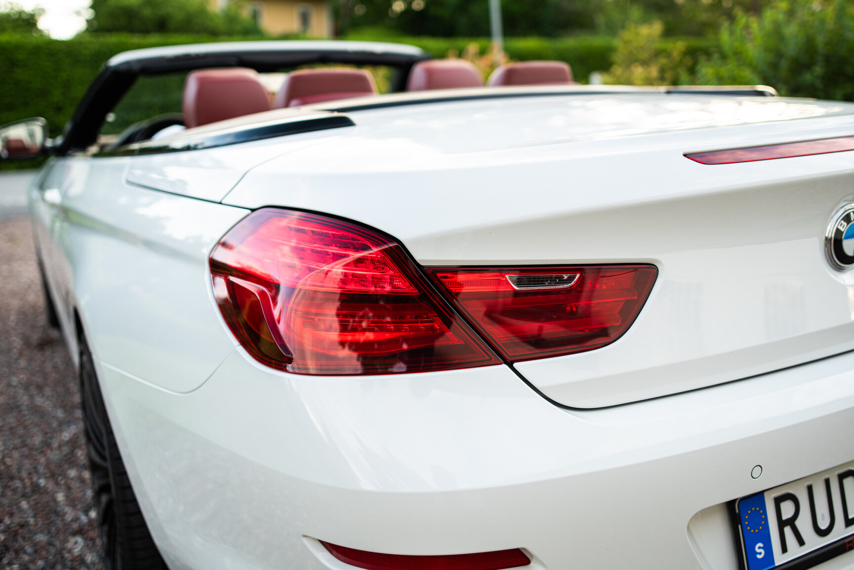 Exteriörbild på 2011 BMW 650i Cabriolet