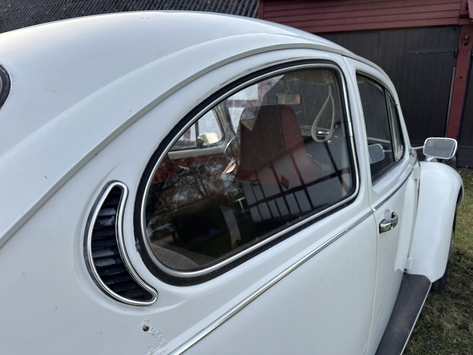 Exterior image of 1971 Volkswagen Beetle 1302 S
