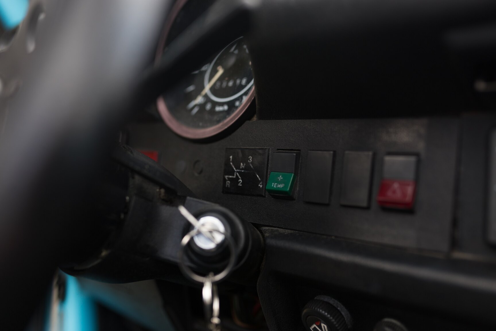 Interior image of 1974 VW 1303 LS CAB (21)