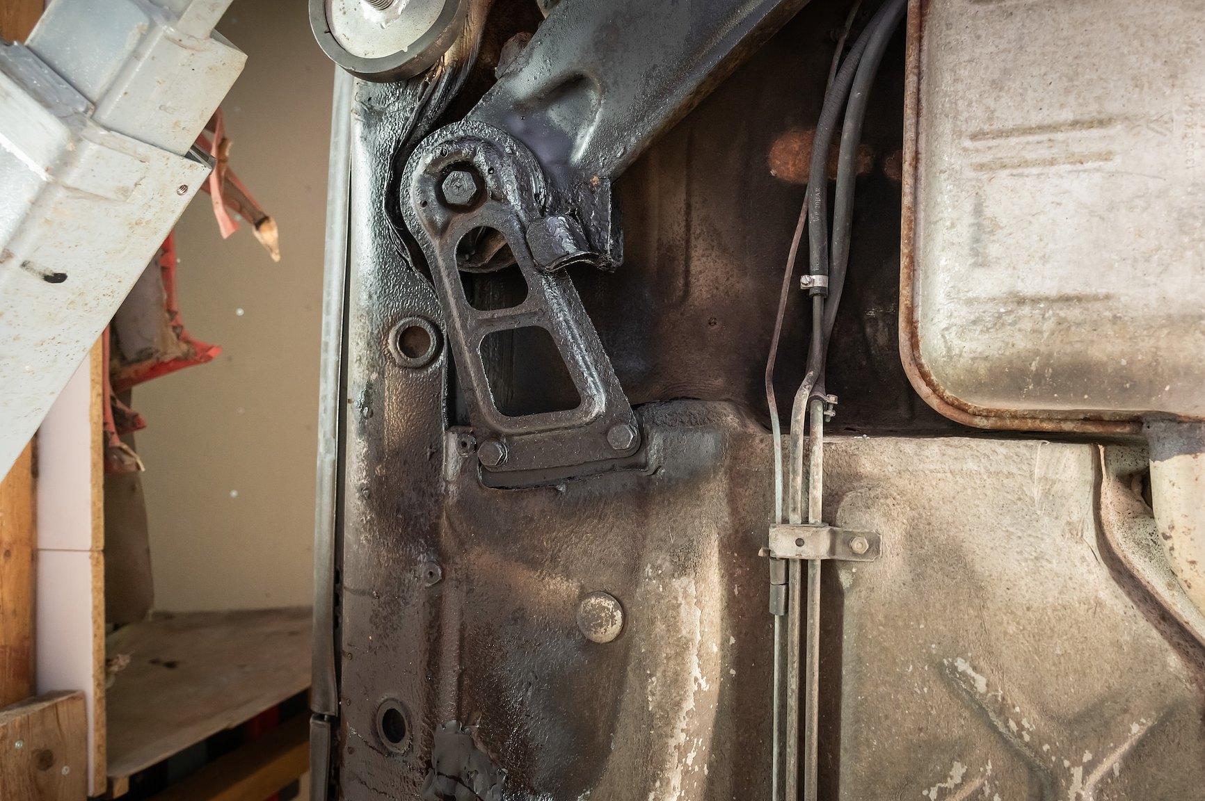 Image of 1985 Mercedes-Benz 200 Automatic mechanics