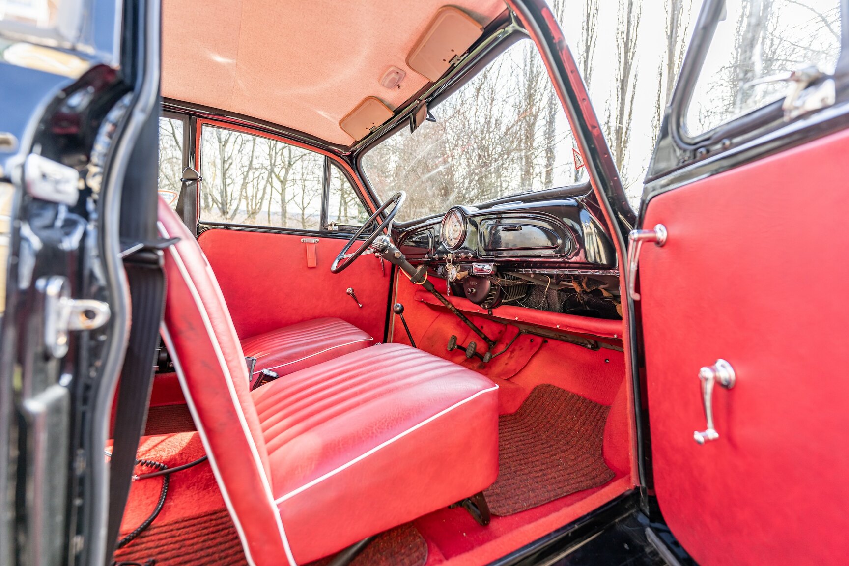 Interior image of 1958 Morris Minor 1000 2-door (22)
