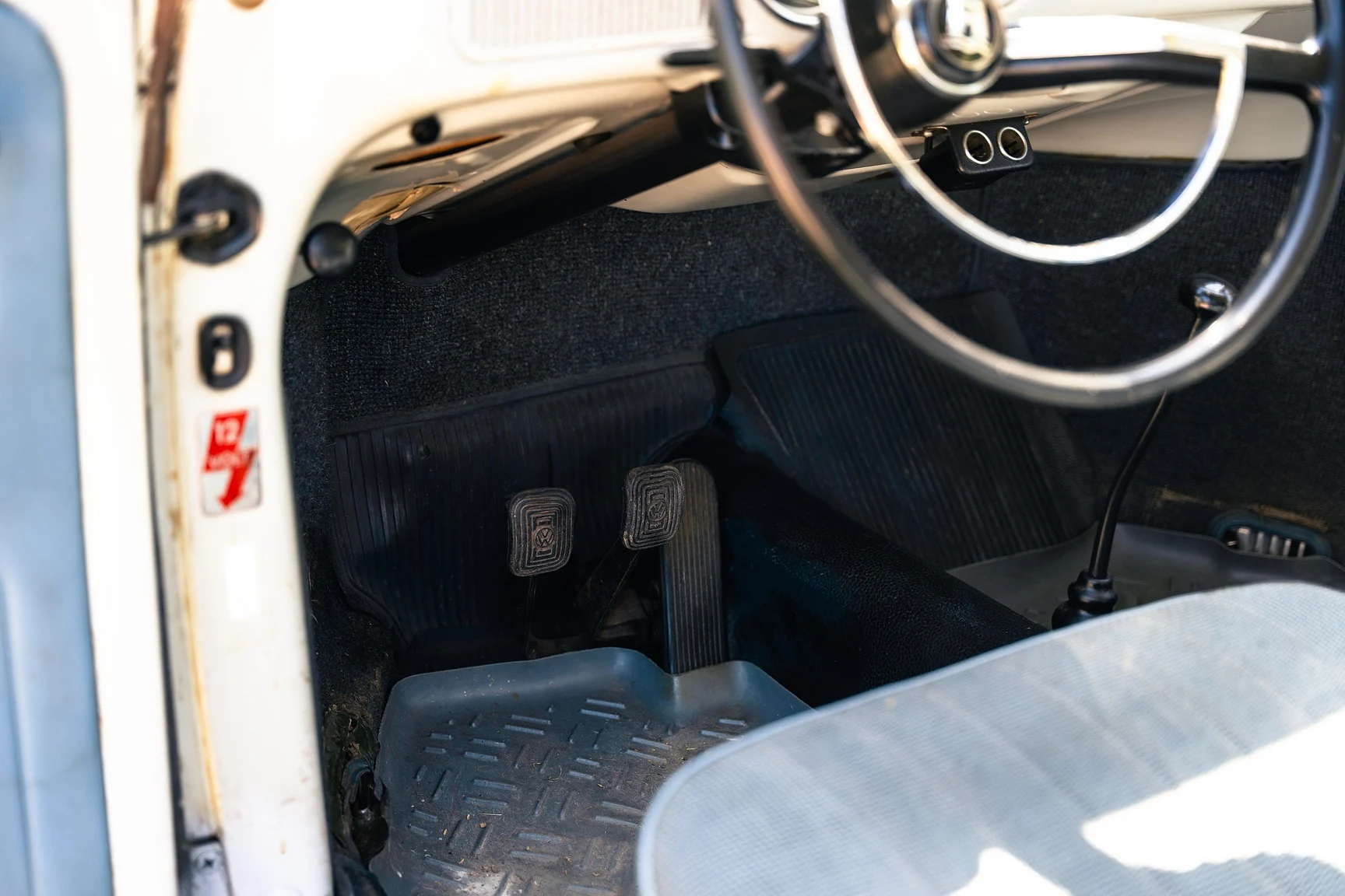 Interior image of 1967 Volkswagen 1500 (15)
